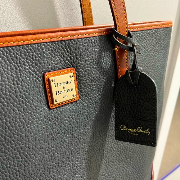 Dooney & Bourke Handbags - 💙 DOONEY & BOURKE Tote Bag Charleston Pebble Leather Navy Blue & Tan